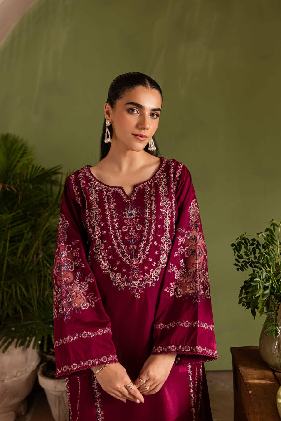 Betty embroidery 2pc