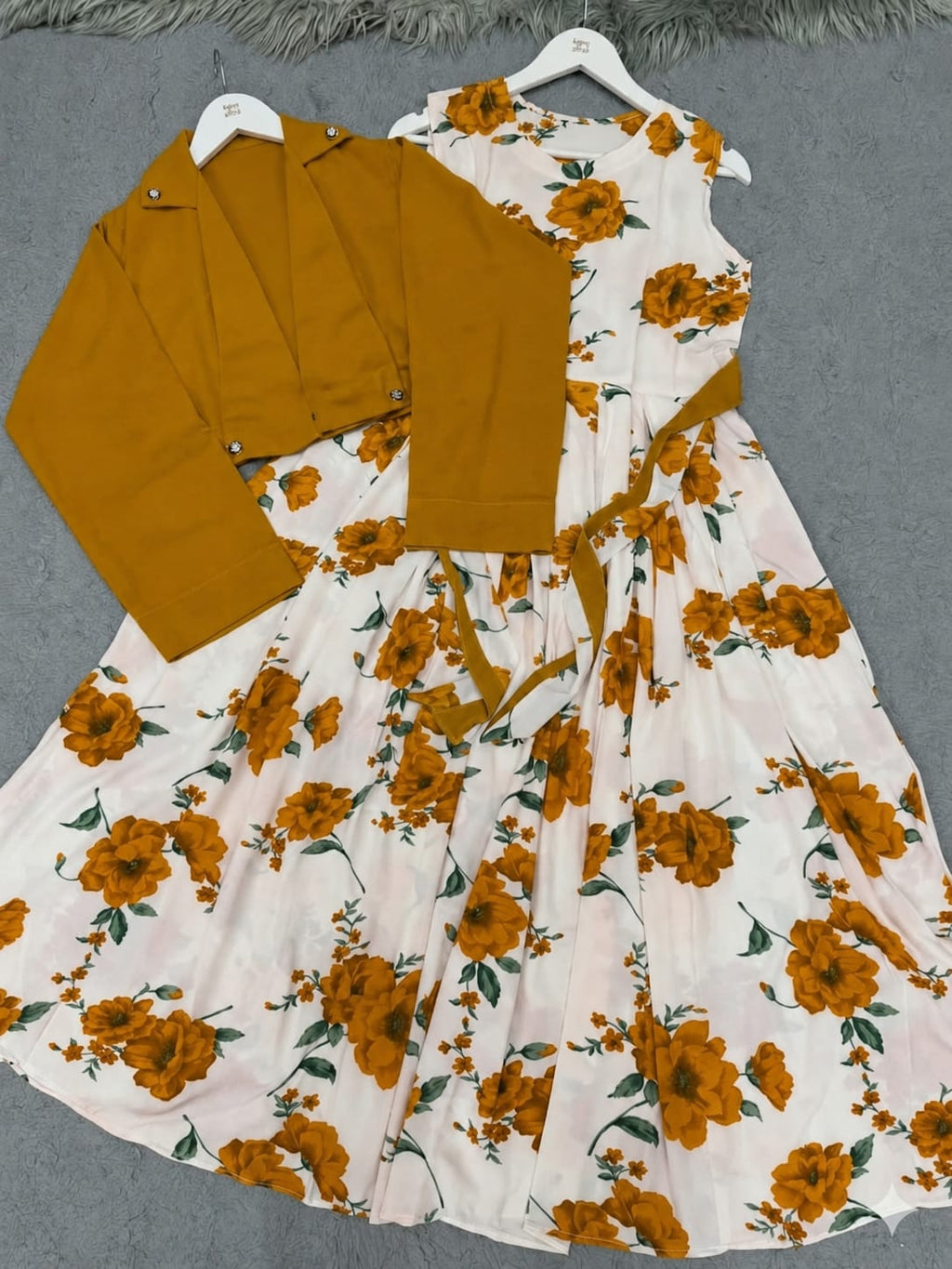 Elegant floral printed Maxi Dress